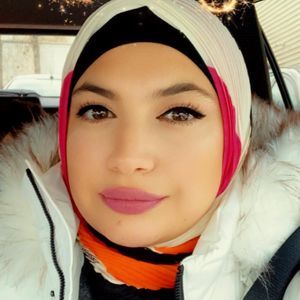 Meet your Posher, Maya